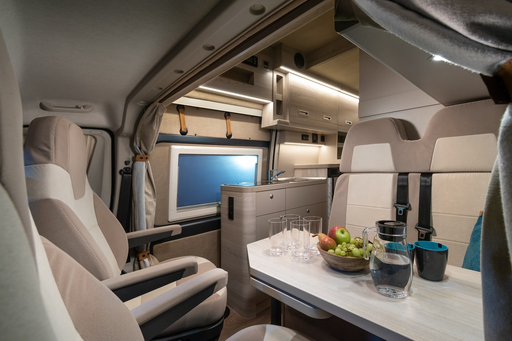 globe traveller interior