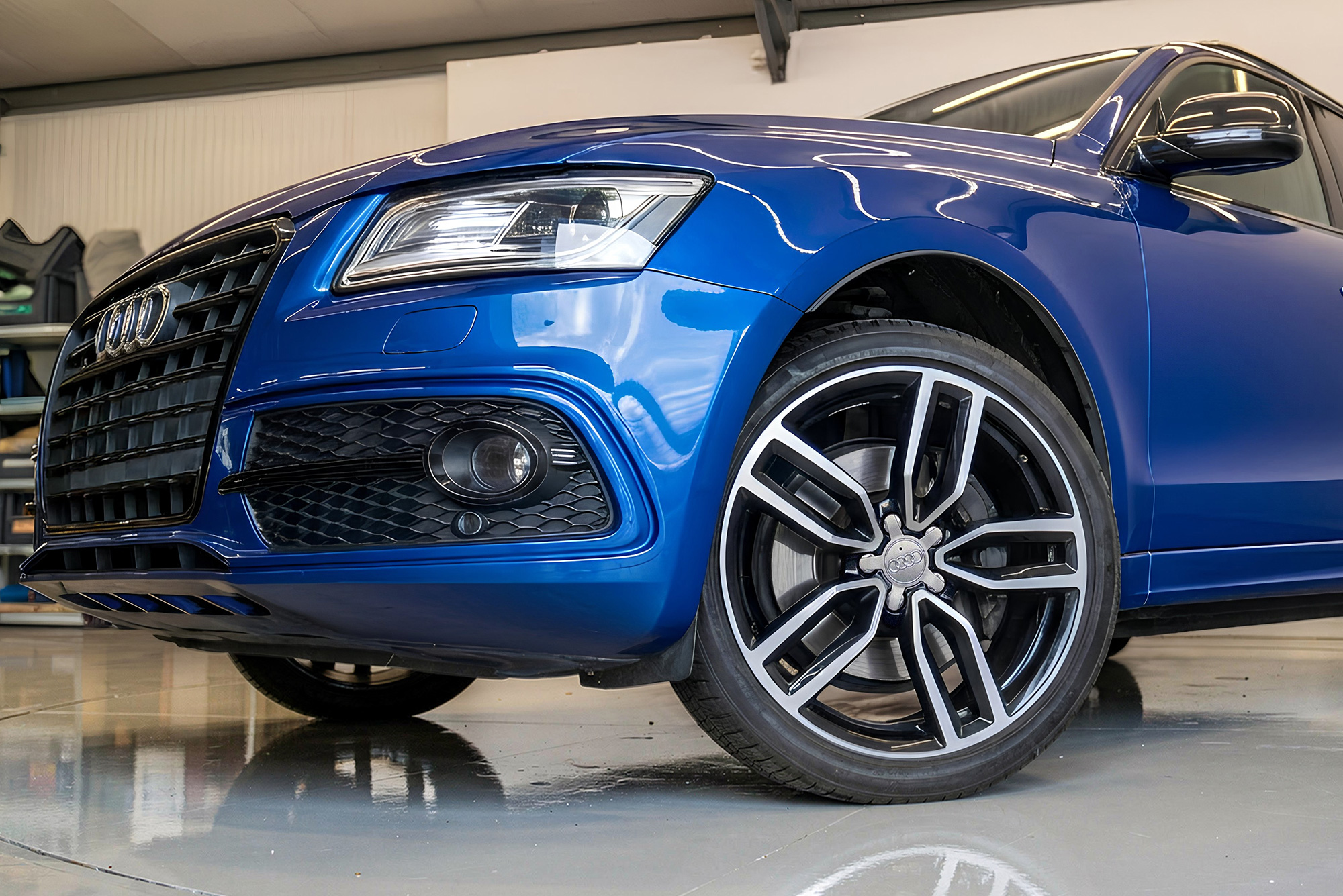 Tyre and alloys