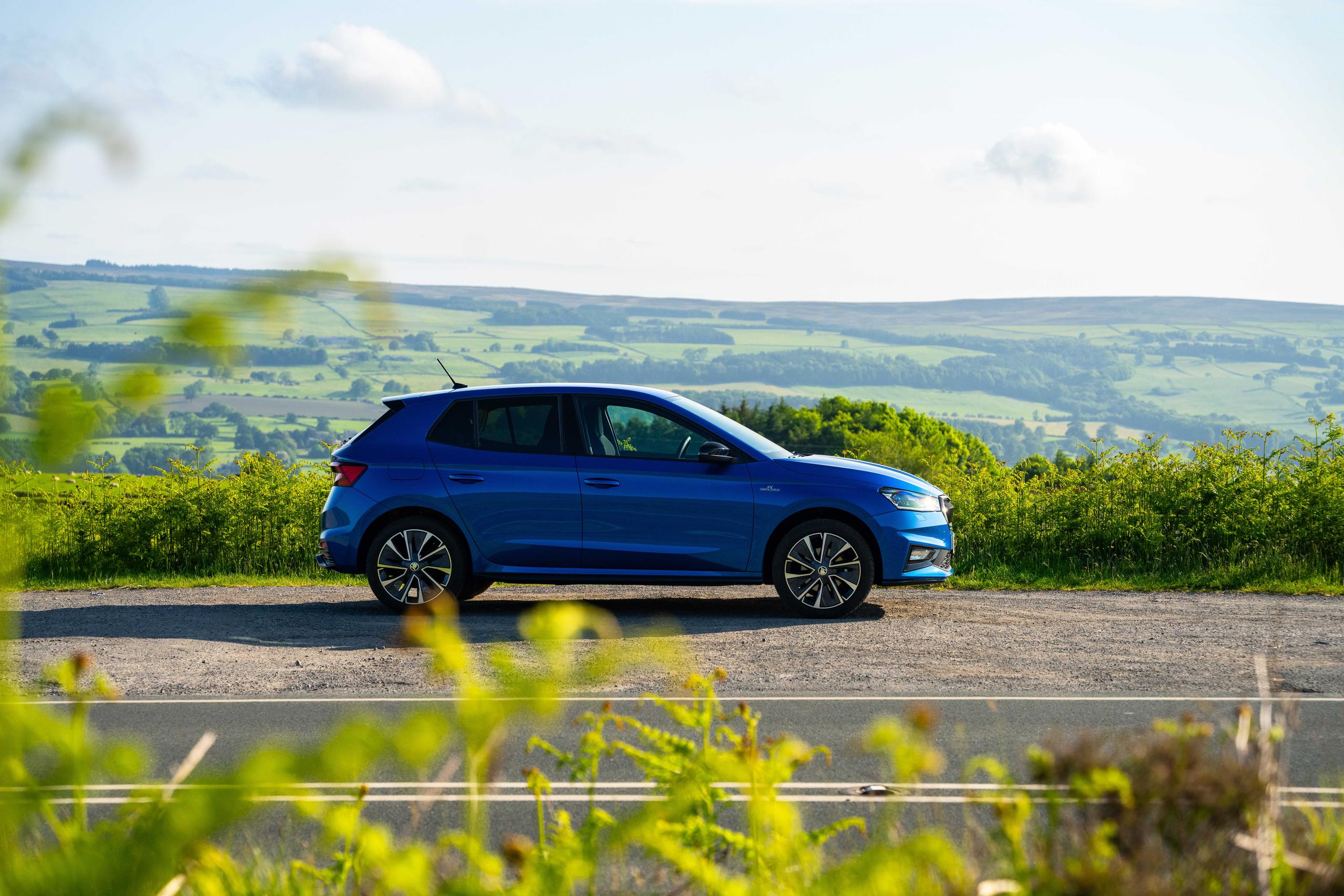 SKODA Fabia Side View