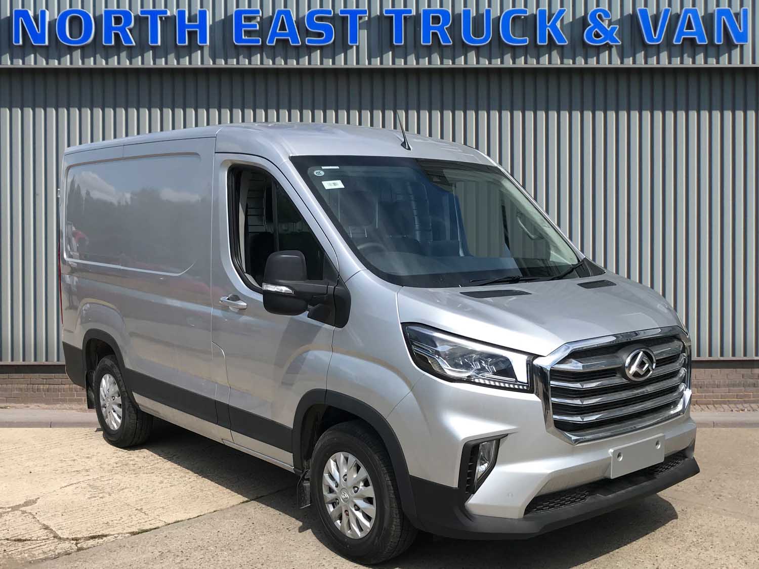 Silver Maxus Deliver 9
