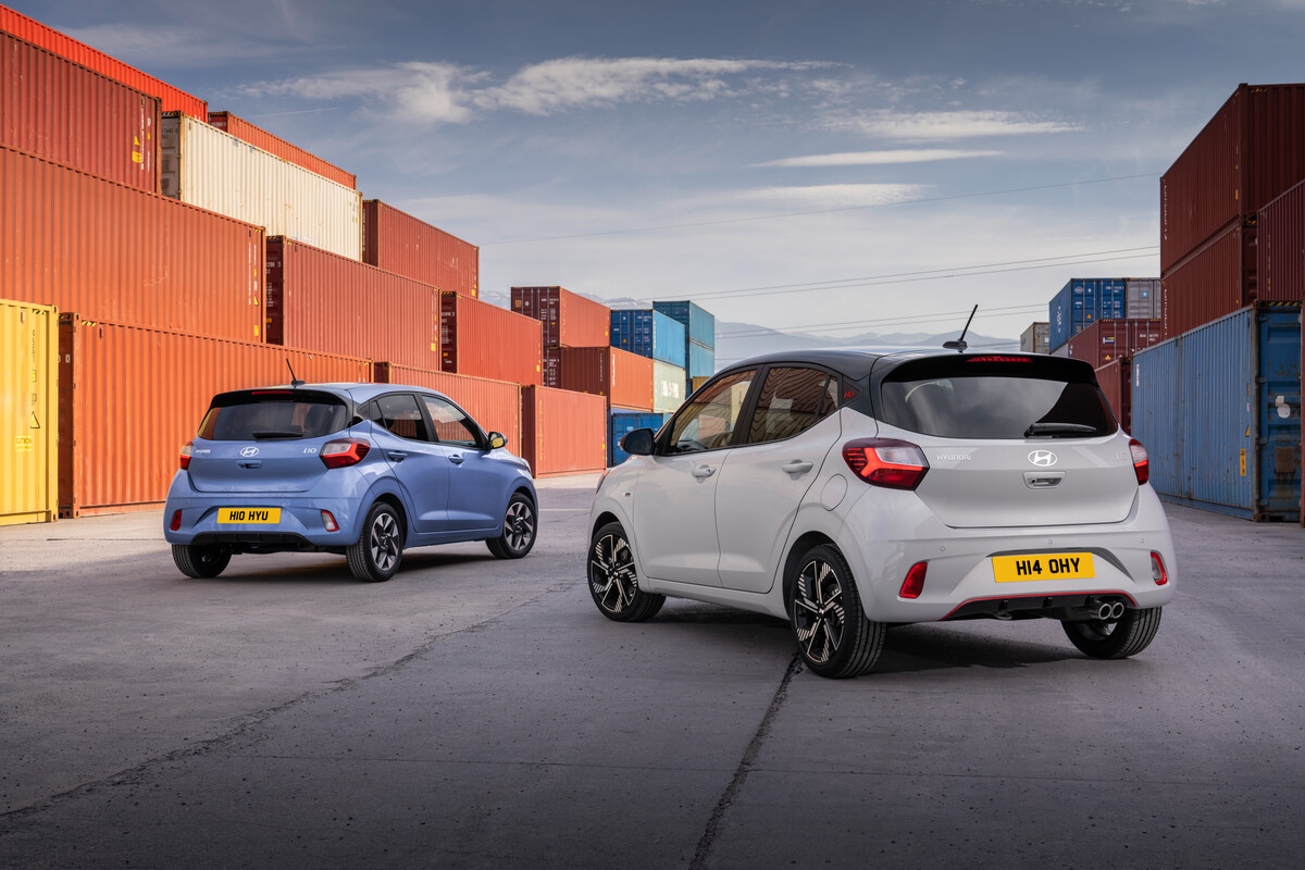 grey and blue hyundai i10