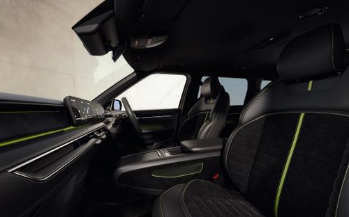 The Kia EV9 GT