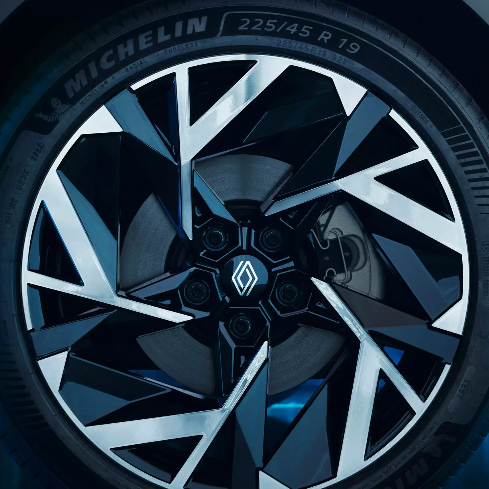 Close up of a wheel of a Renault vehicle.