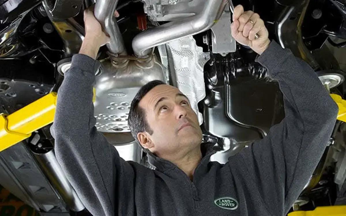 Land Rover Def Maintenance Land Rover Service, MOT | South Wales & Shropshire | Sinclair