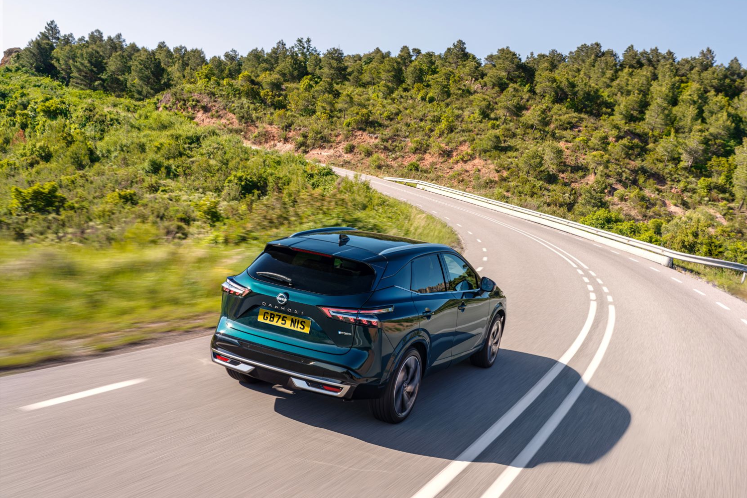 Rear side on view of the Qashqai