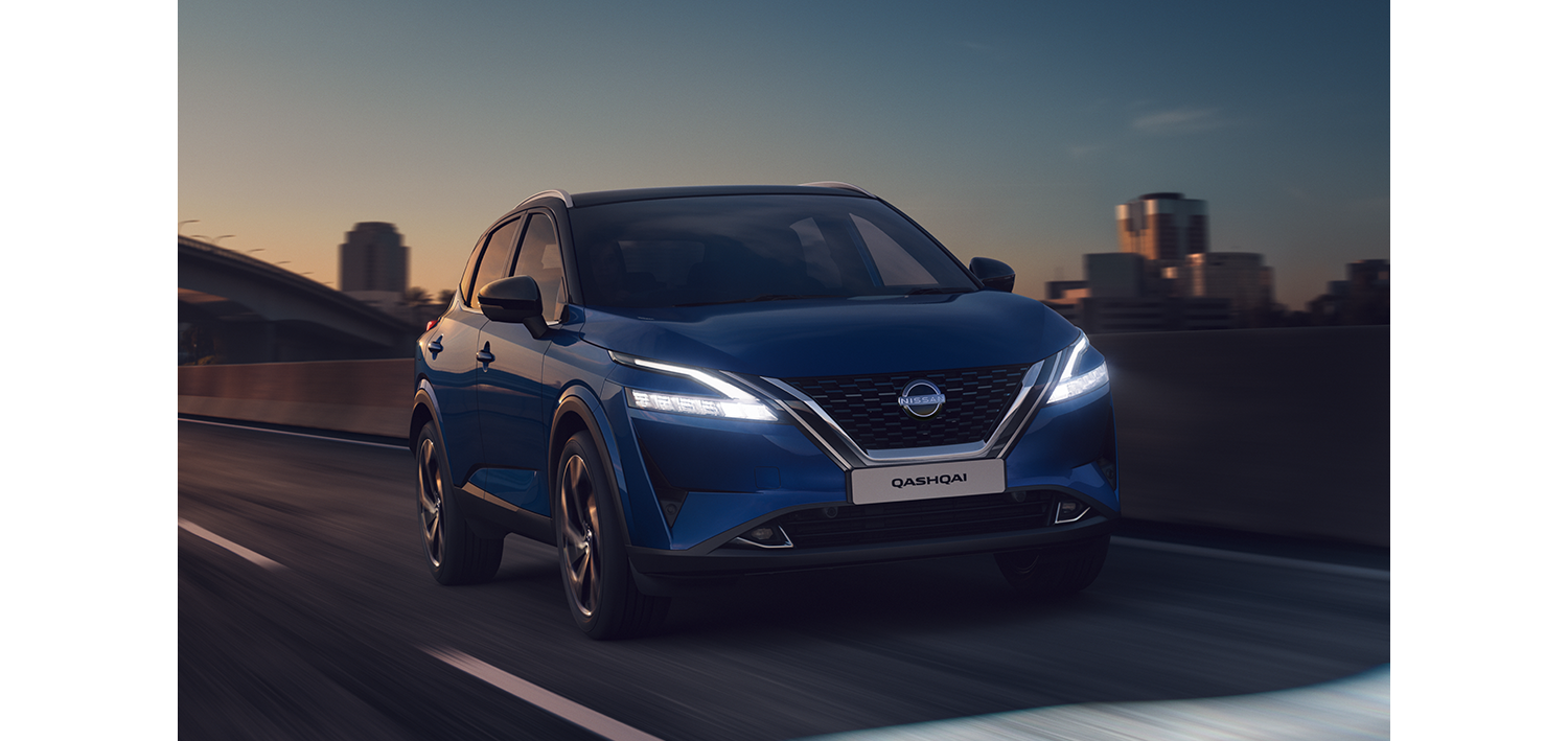 Blue Nissan Qashqai at night
