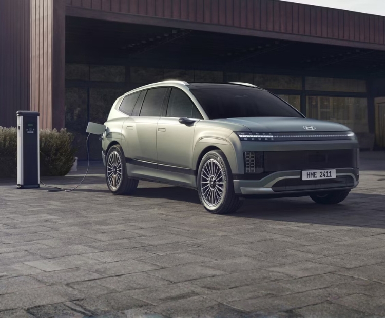 The Hyundai IONIQ 9 gallery image 1