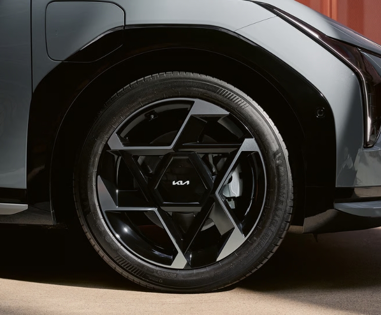 The Kia EV4 gallery image 3
