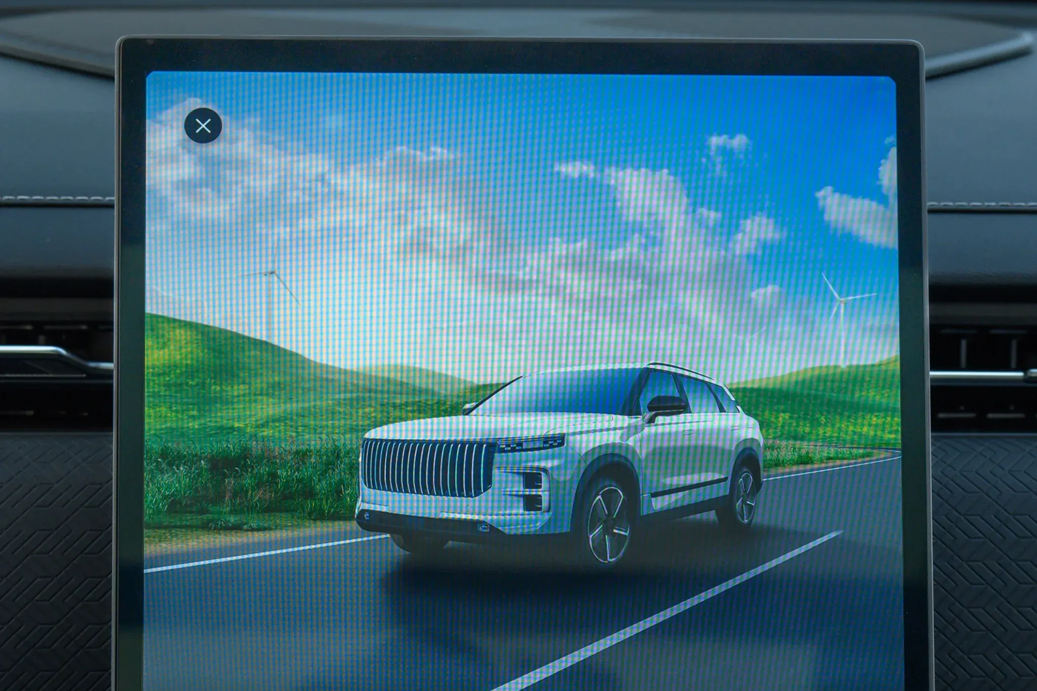 14.8" display screen