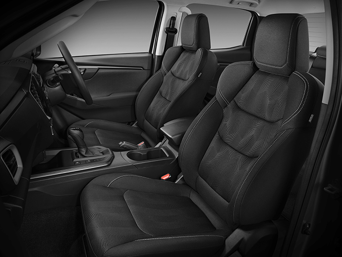 Isuzu D-Max DL20 interior