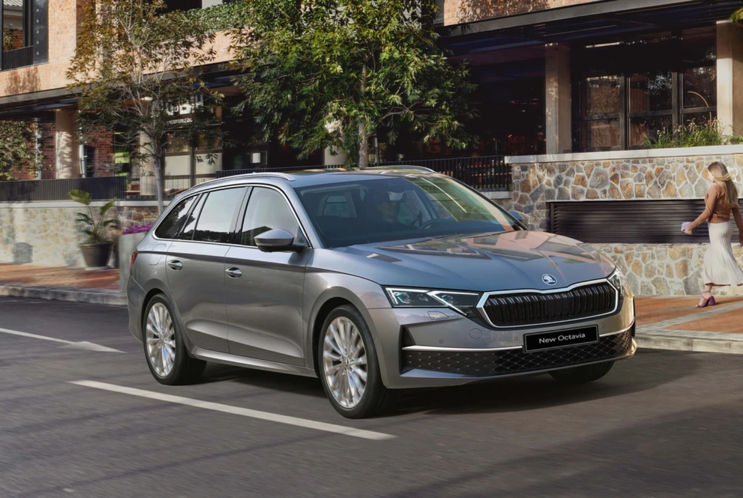 Skoda Octavia Estate front exterior view