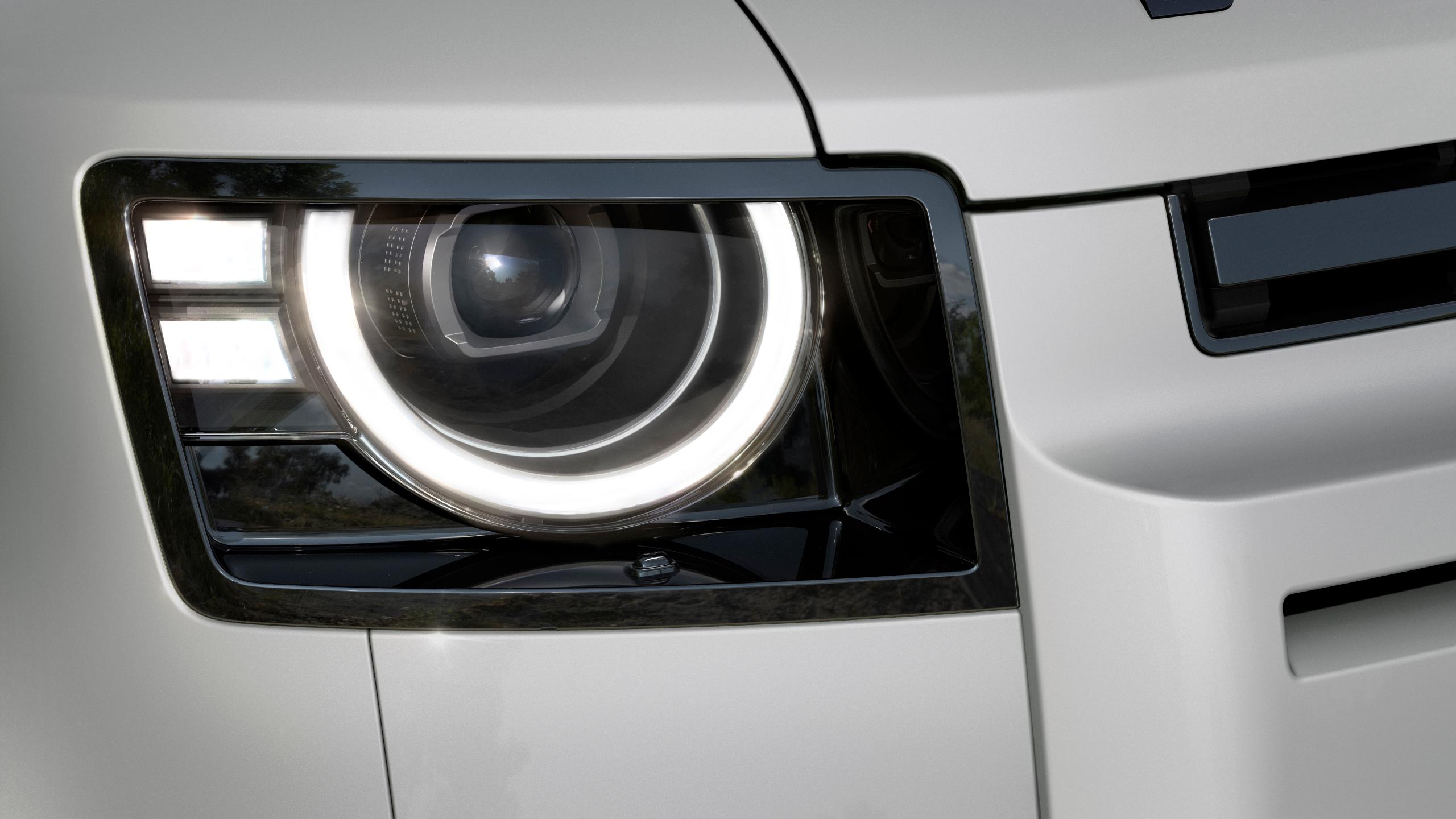 Zoomed in front light of DEFENDER 90