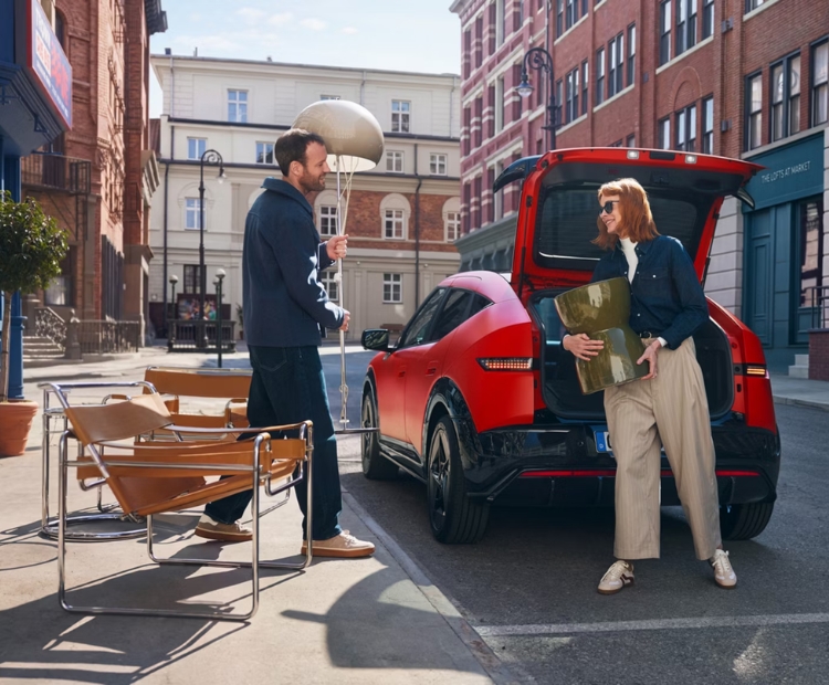 The Hyundai IONIQ 3 gallery image 4