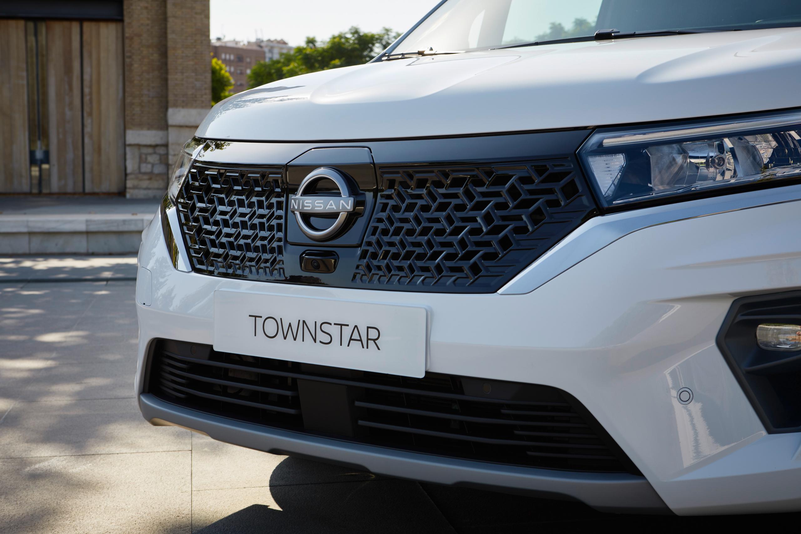 nissan townstar