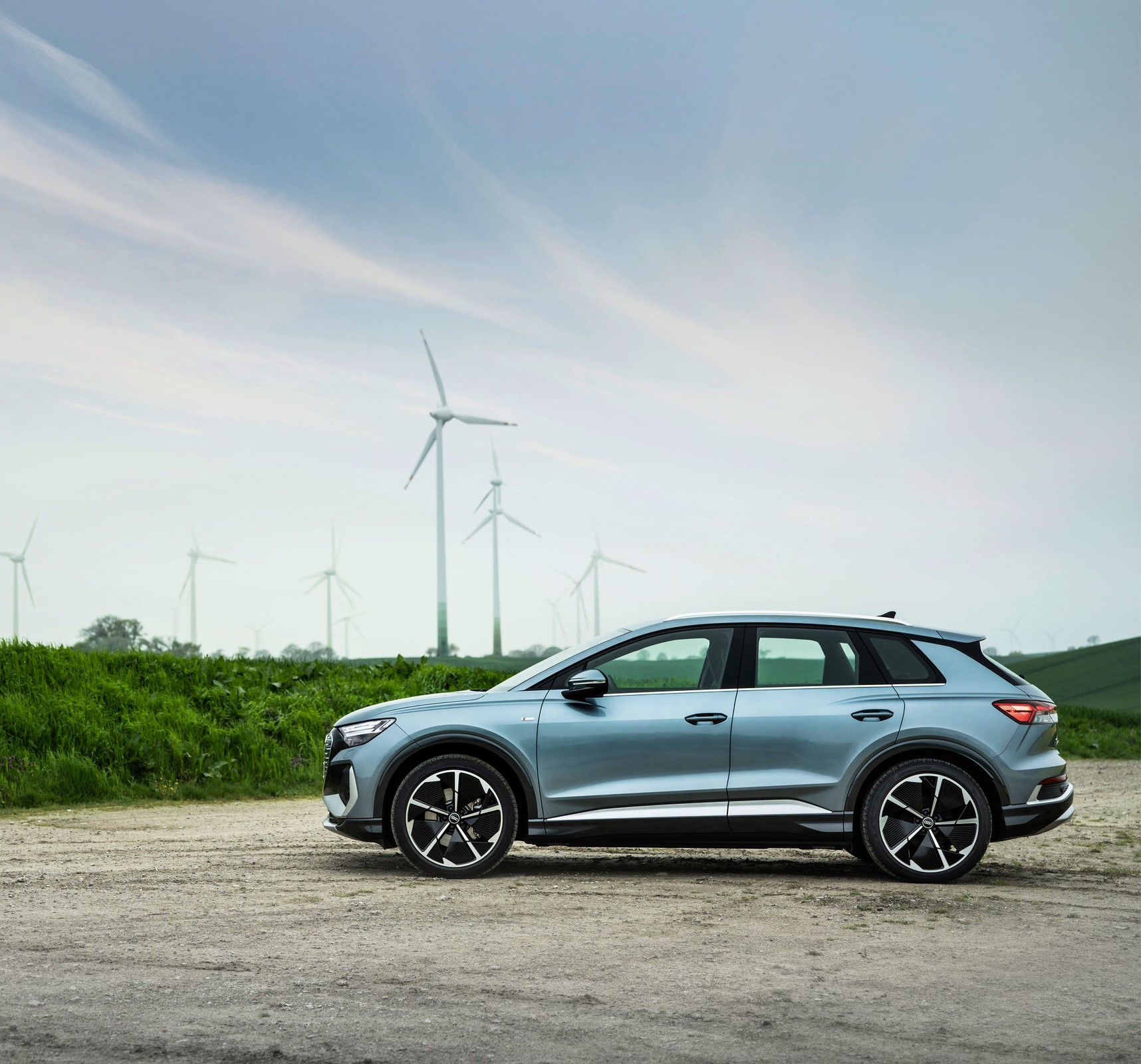 side profile of audi q4 e-tron