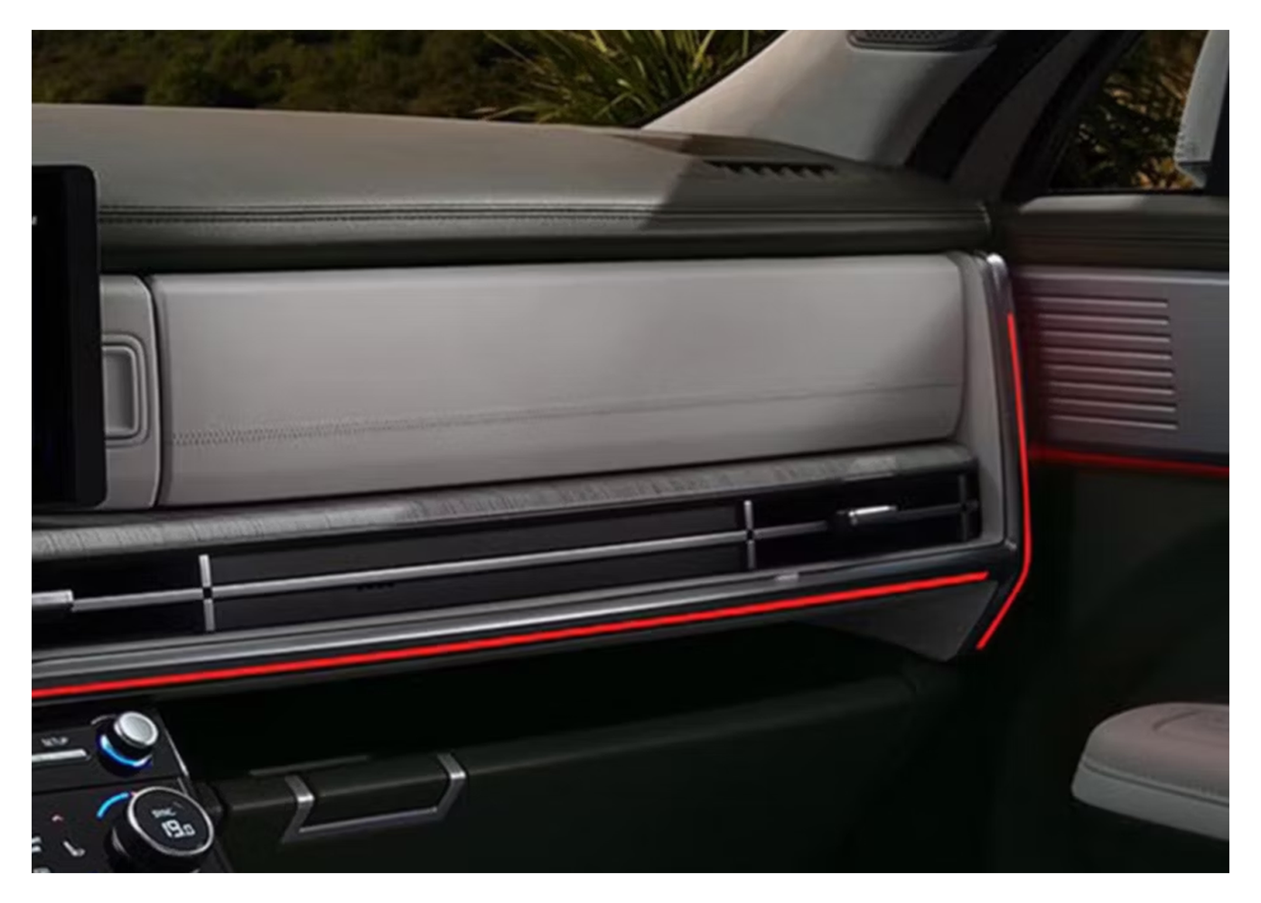 Ambient mood lighting in the Hyundai SANTA FE