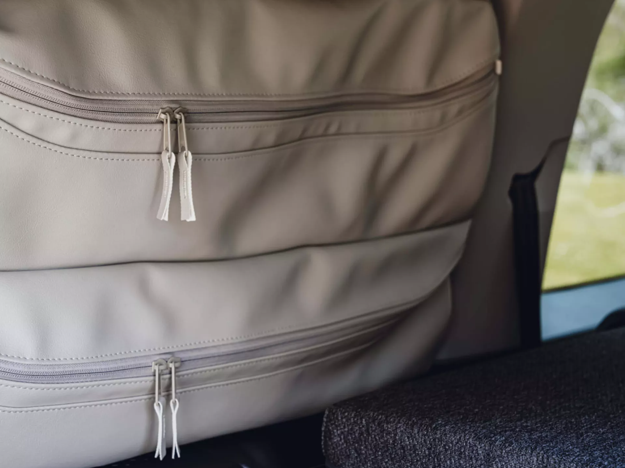 Blackout blinds / storage pockets