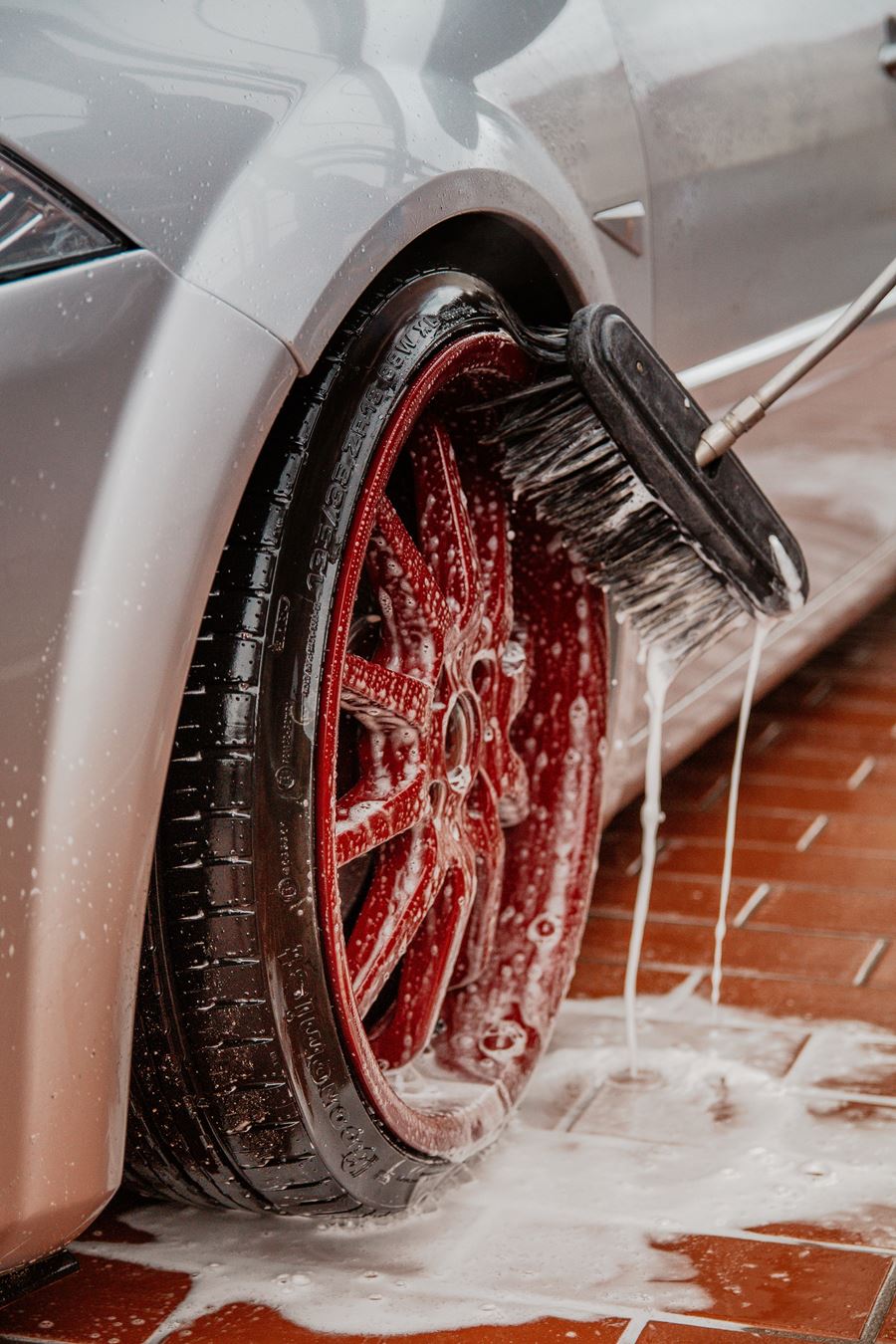 washing car wheels