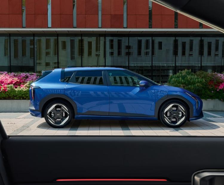 The Kia EV4 gallery image 4
