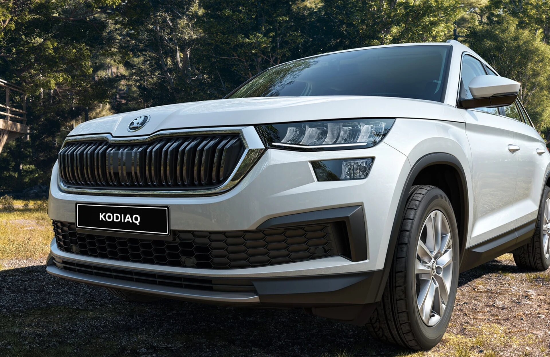 Skoda Kodiaq white side on