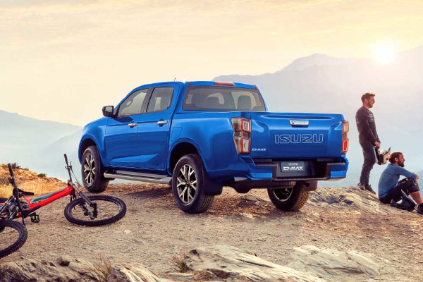 blue isuzu