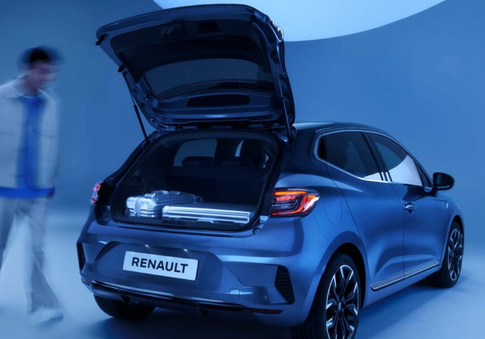 Renault Clio boot
