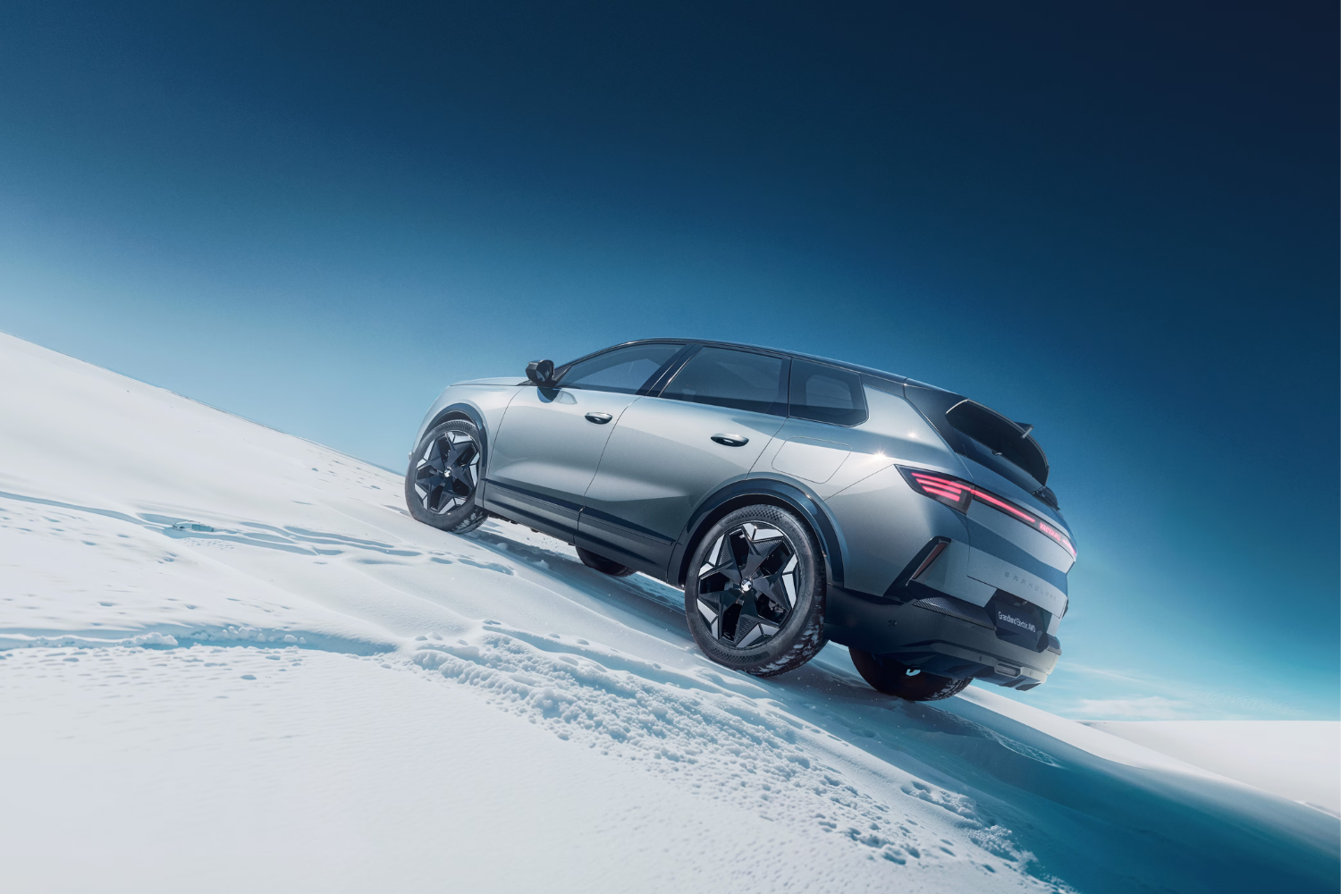 Grandland AWD in the snow