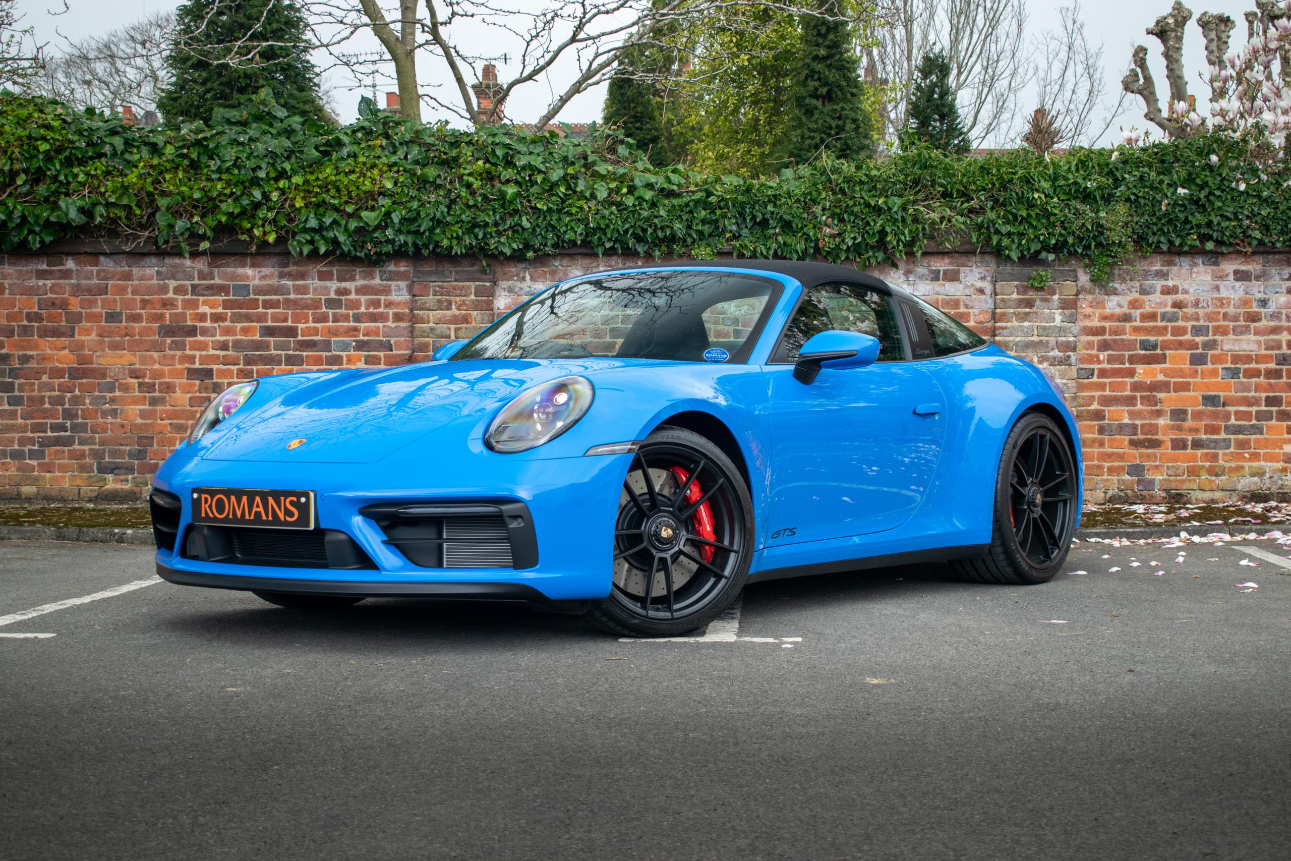 blue porsche