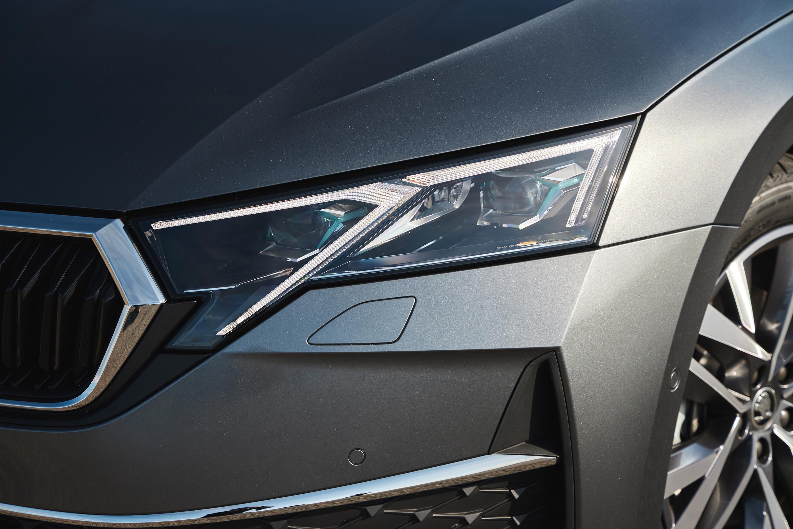 SKODA Octavia Headlights