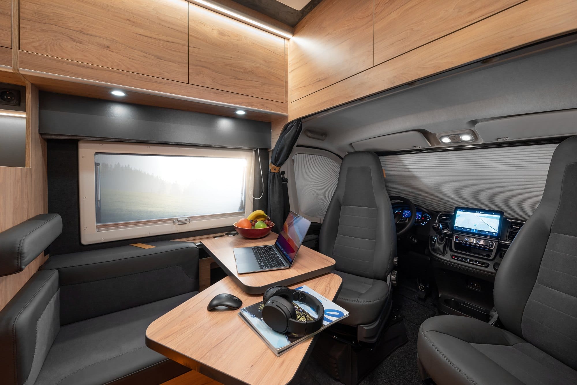 globe traveller interior