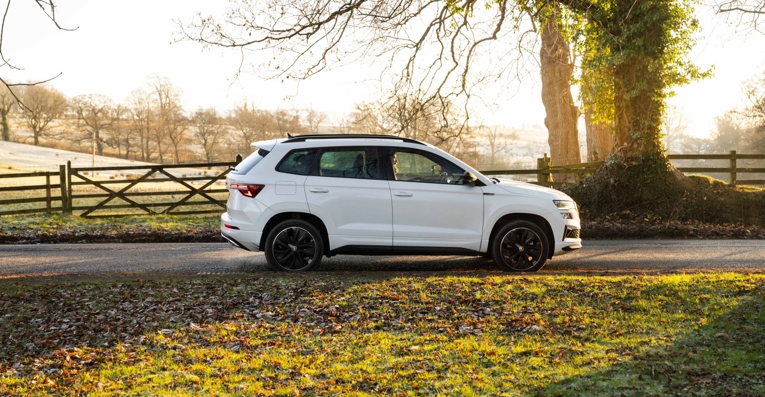 White Škoda Karoq Side View