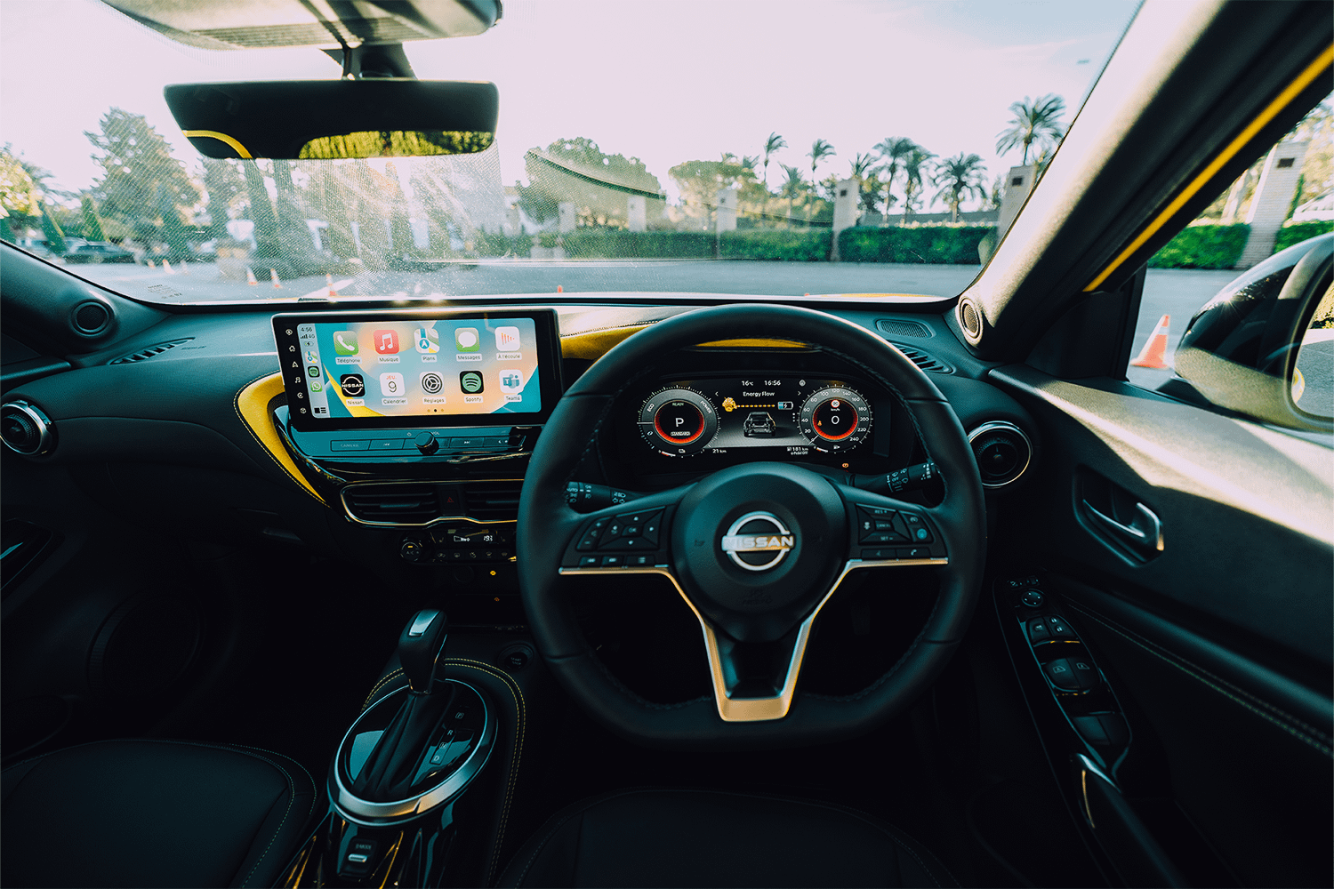 Juke cockpit