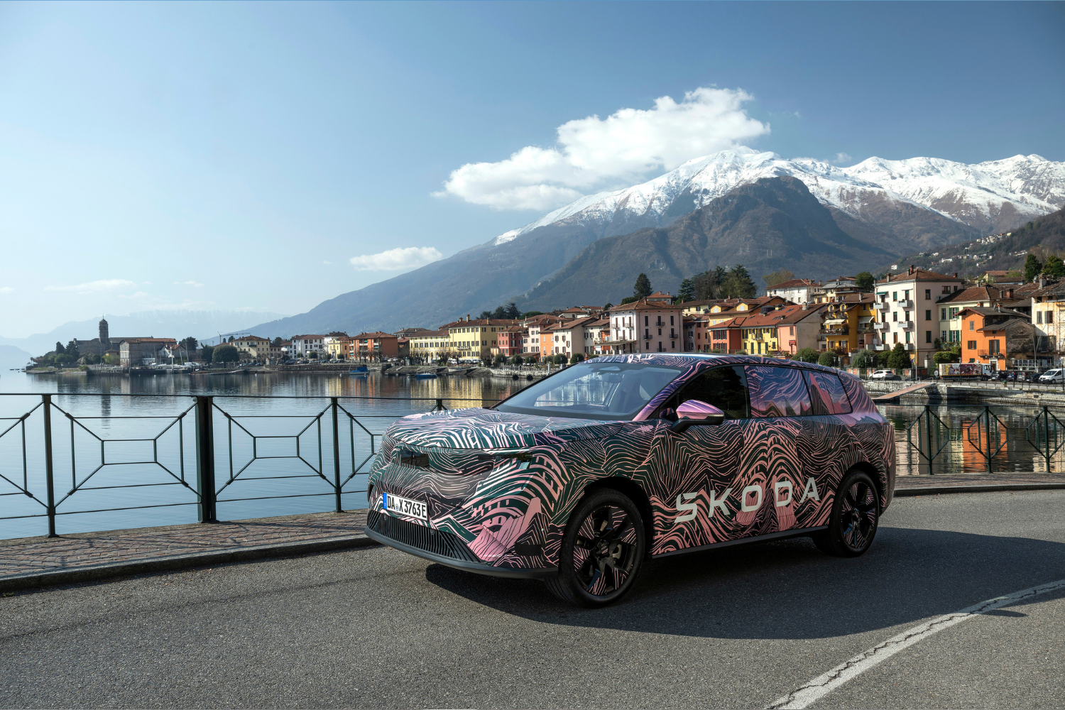 All-new Skoda Peaq side view