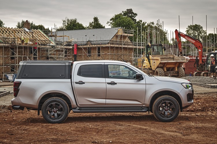 D-Max V-Cross Commercial 