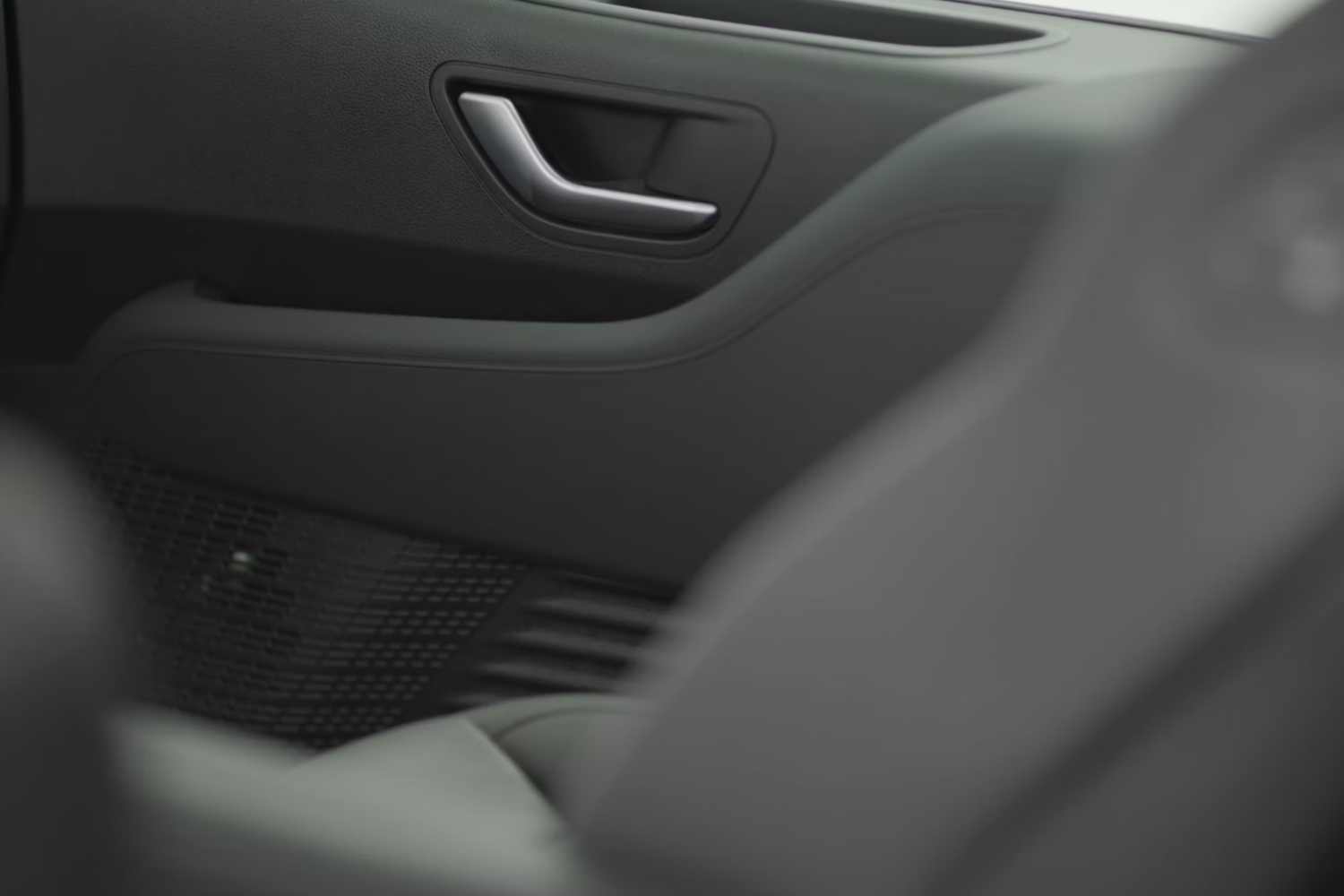 BOSE speakers in the doors of the New Hyundai STARIA