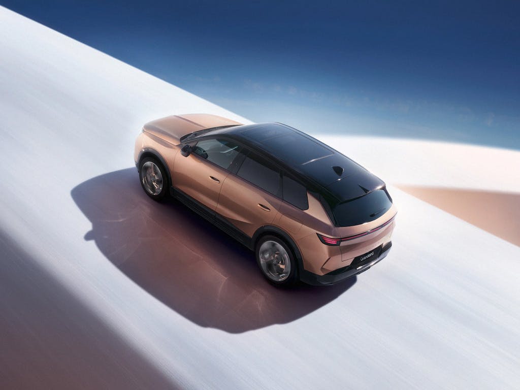 New Grandland Hybrid