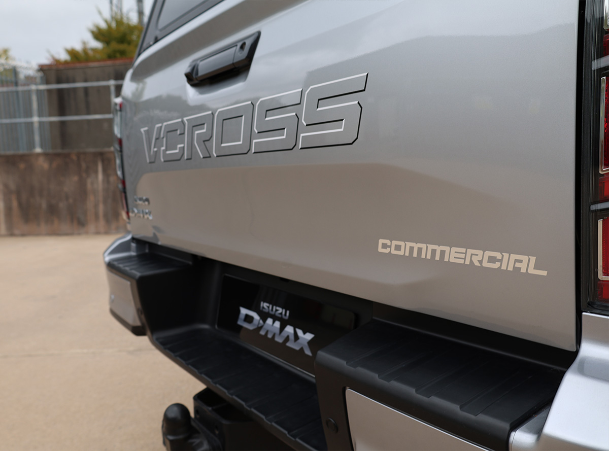 Isuzu D-Max V-Cross Commercial