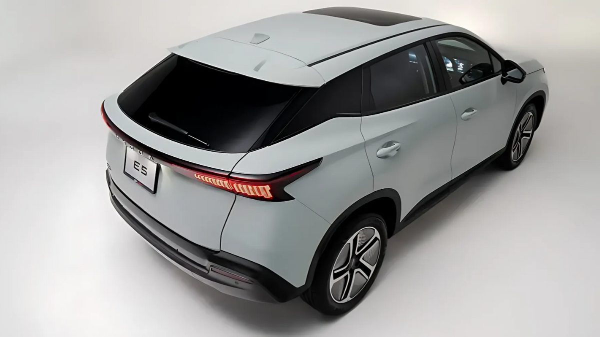 OMODA E5