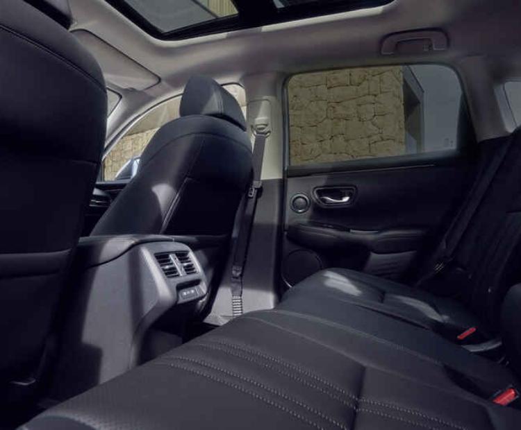 The Honda ZR-V gallery image 7