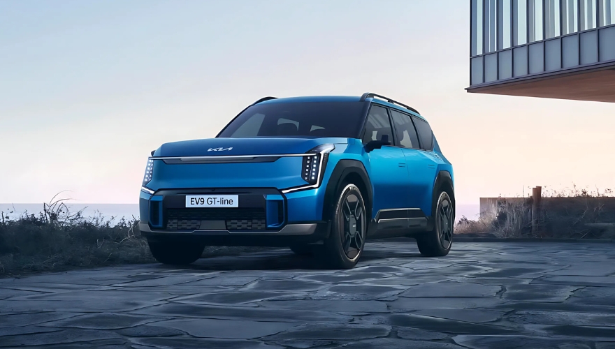 Kia EV9 in blue exterior