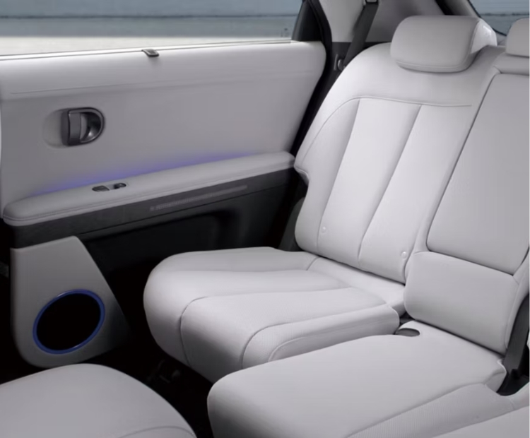 The Hyundai IONIQ 5 gallery image 6