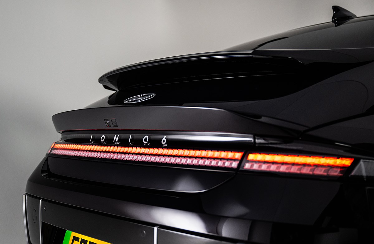IONIQ 6