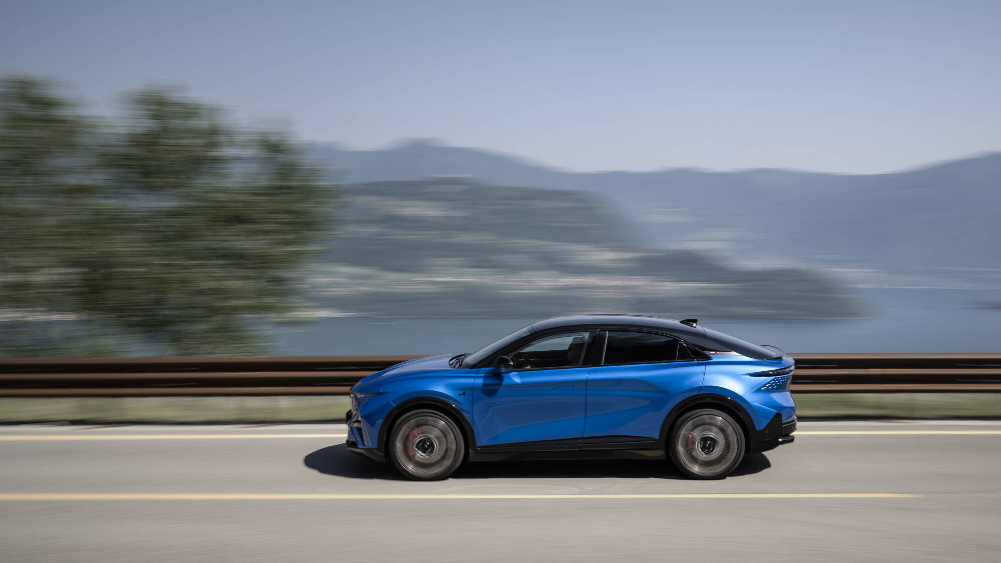Alpine A390 GTS test drive: the embodiement of a sport fastback by Alpine