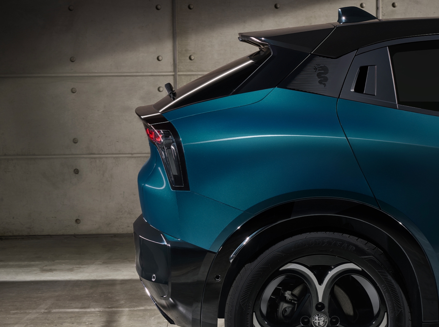 Junior Ibrida rear tail