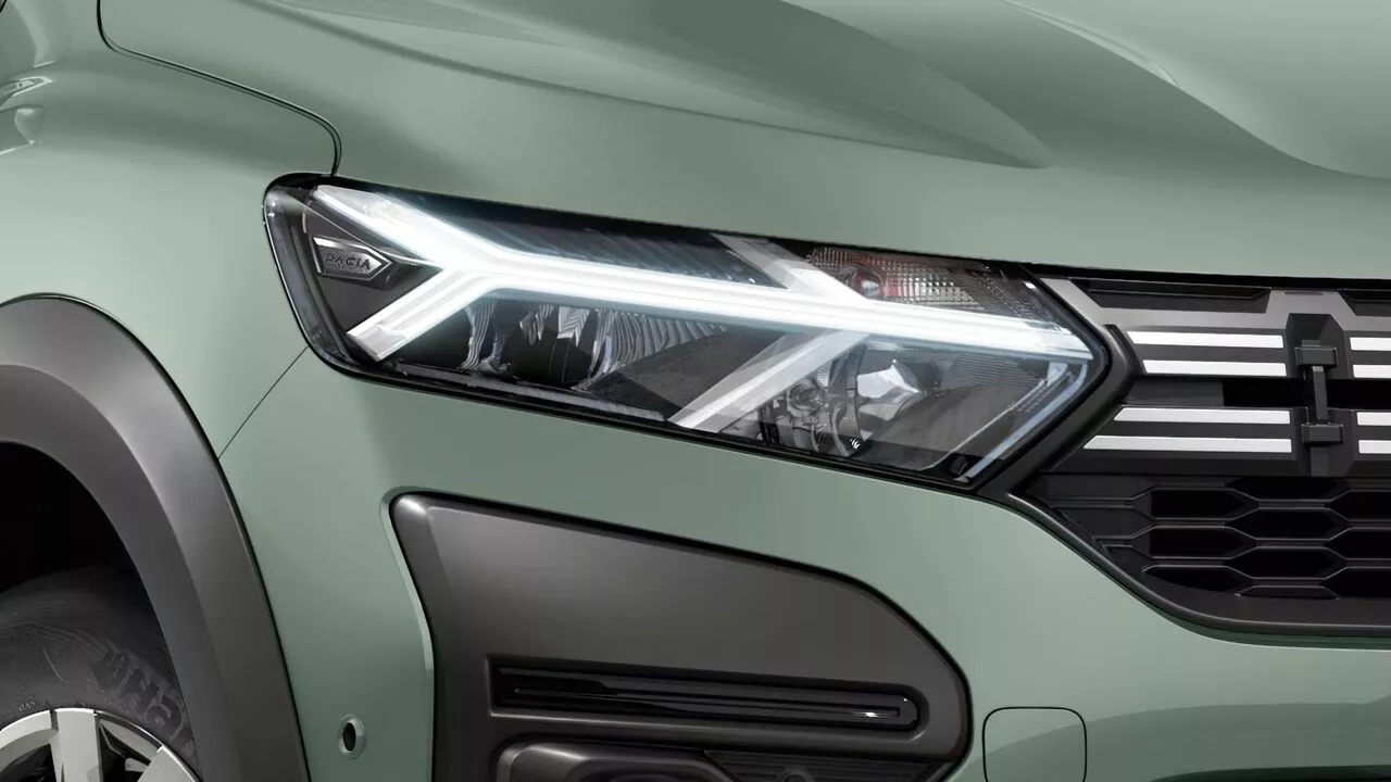 Close-up of the front lights in the Dacia Sandero Stepway.