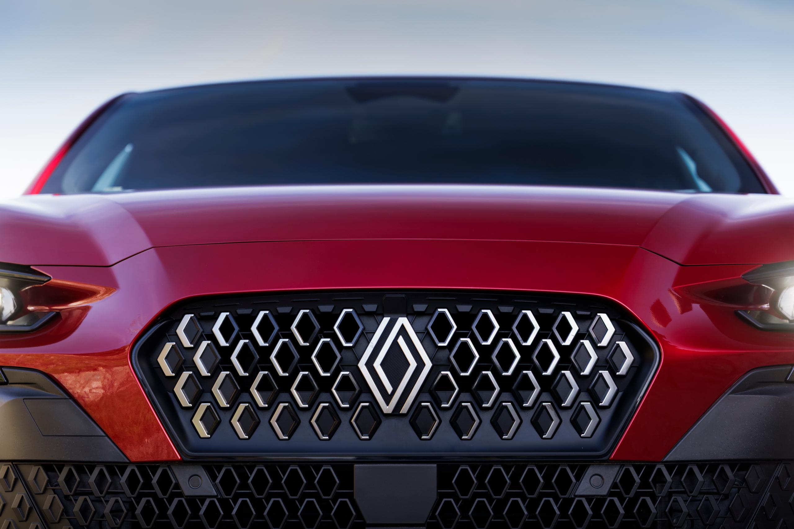 Test-driving new Clio: the new class standard