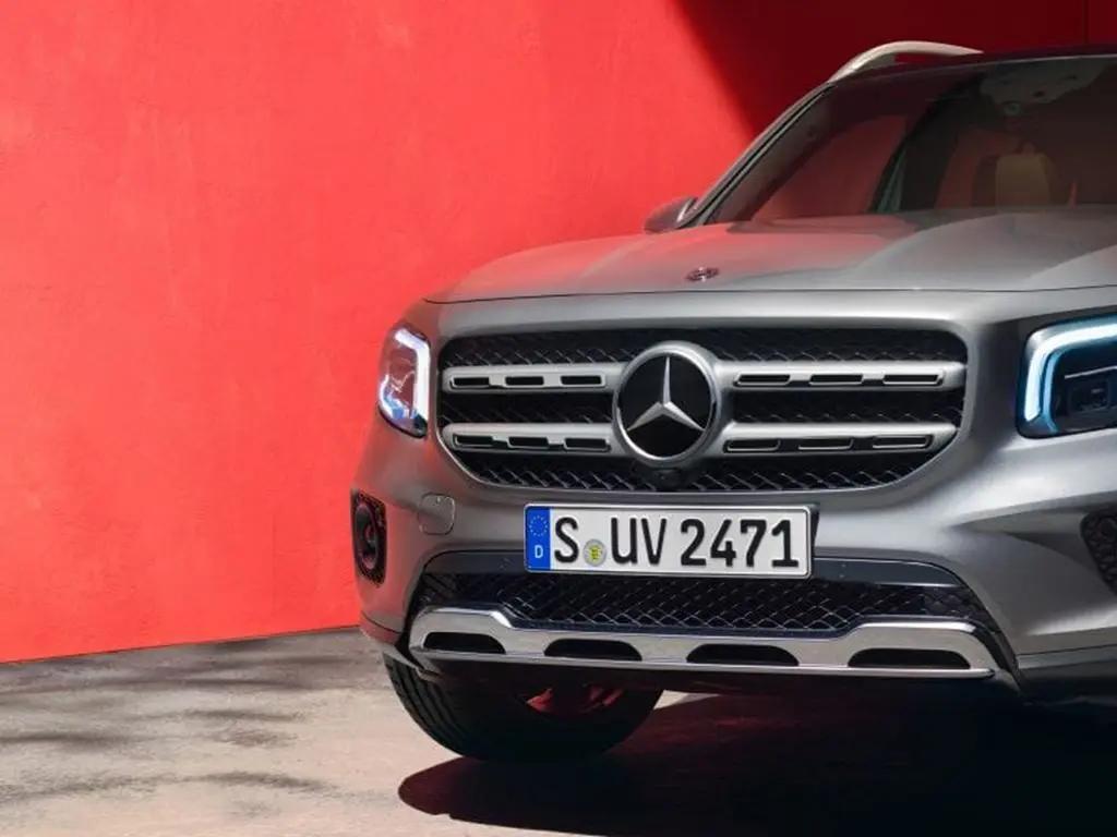 Silver Mercedes-Benz GLB
