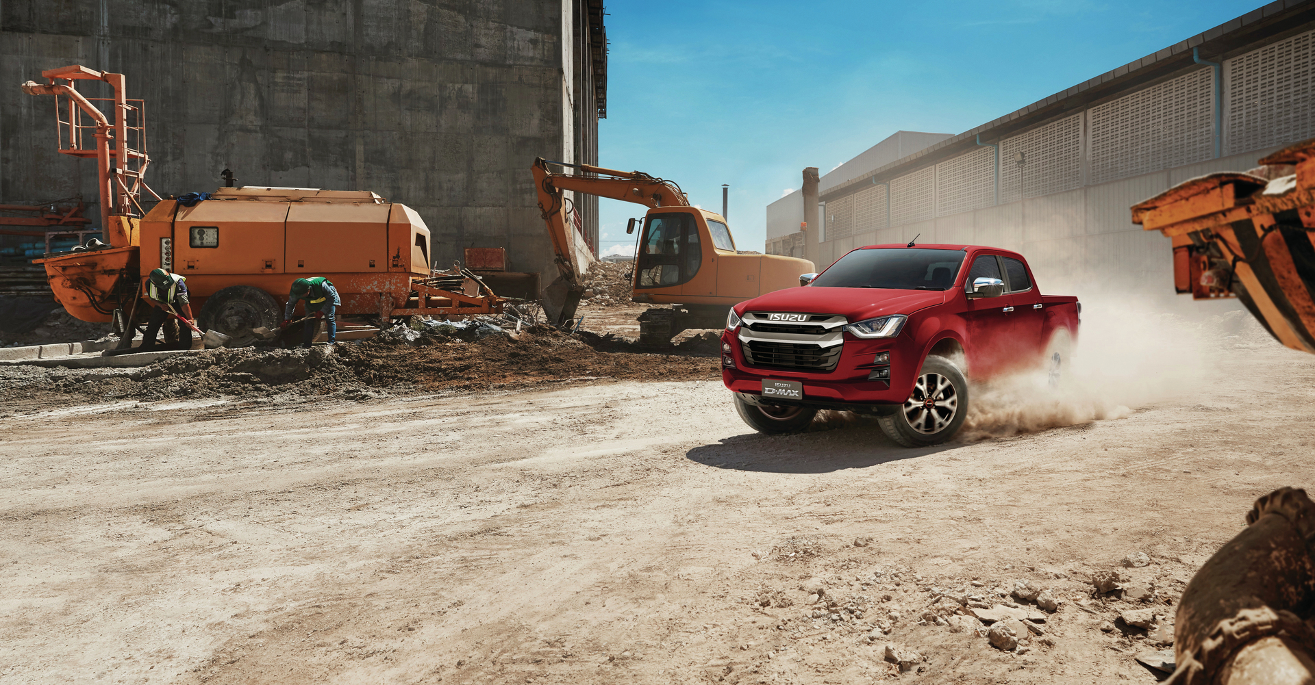 red Isuzu D-Max DL40