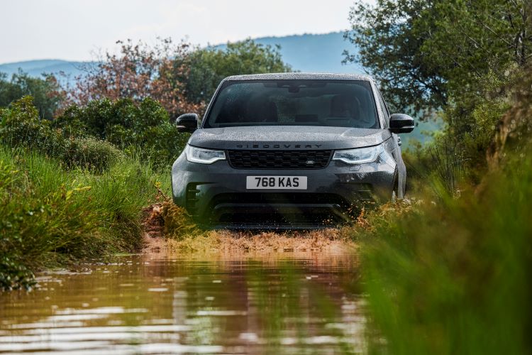Land Rover Discovery Off-Roading
