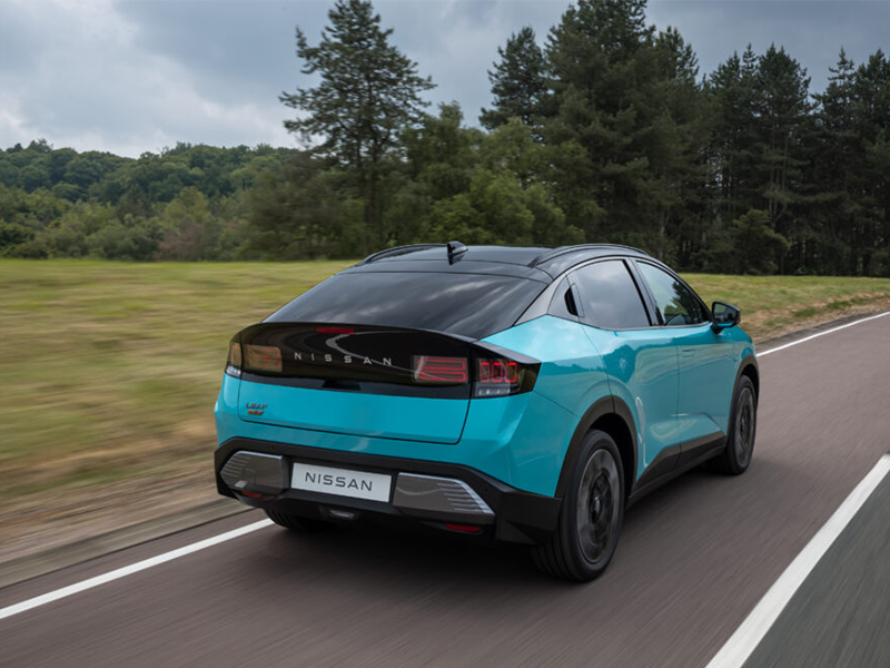 Escape the winter chills and enjoy a cosy commute courtesy of NissanConnect services